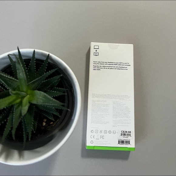 Belkin 4K Mini DisplayPort to HDMI Adapter - Picture 2 of 3